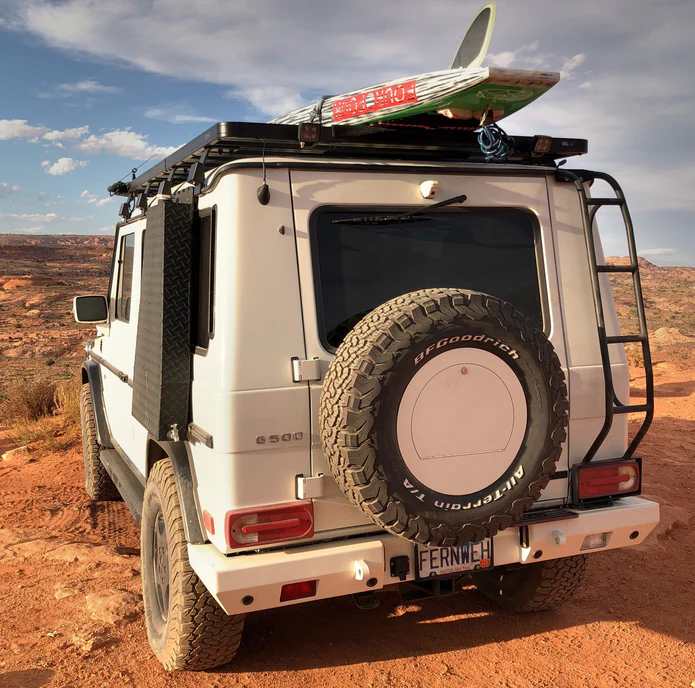 Spare Wheel Cover with Lockable Compartment for Mercedes Gwagen - Image 7