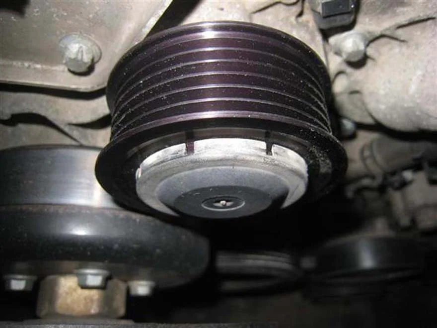 Aluminum Idler Pulley for Mercedes-Benz M113 Series Engines - Image 2