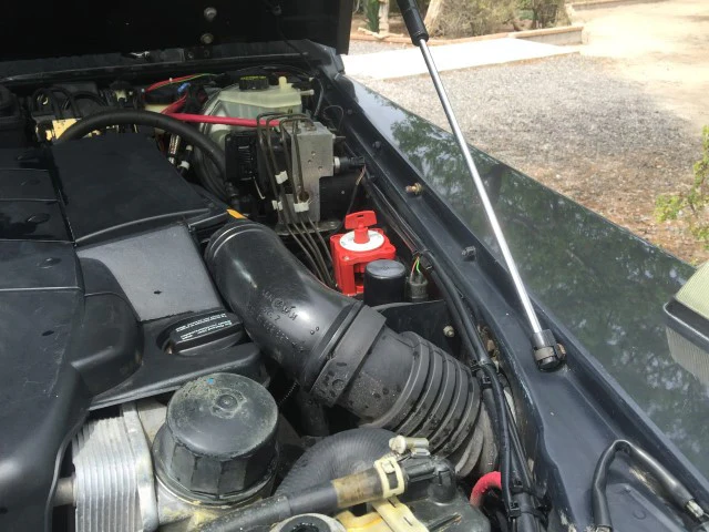 Metric Ball Stud Set for Engine Hood Maintenance Position - Image 2