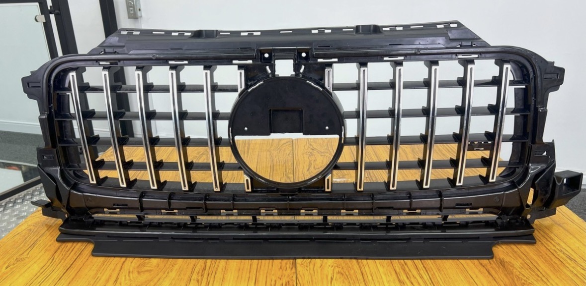 Mercedes G63 AMG W464 Front Grill - Image 2