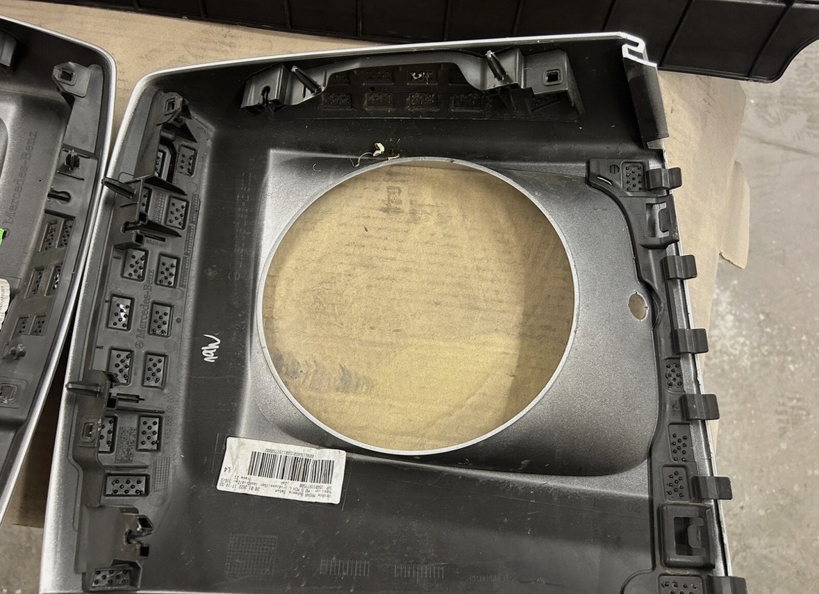 Mercedes G Wagon Front Grille - Image 3